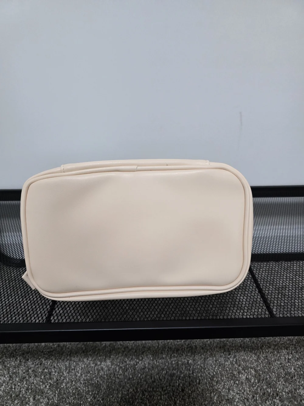 Cream Women's Cosmetic Bag NWT